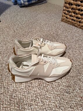 Women’s New Balance 327 Sneakers